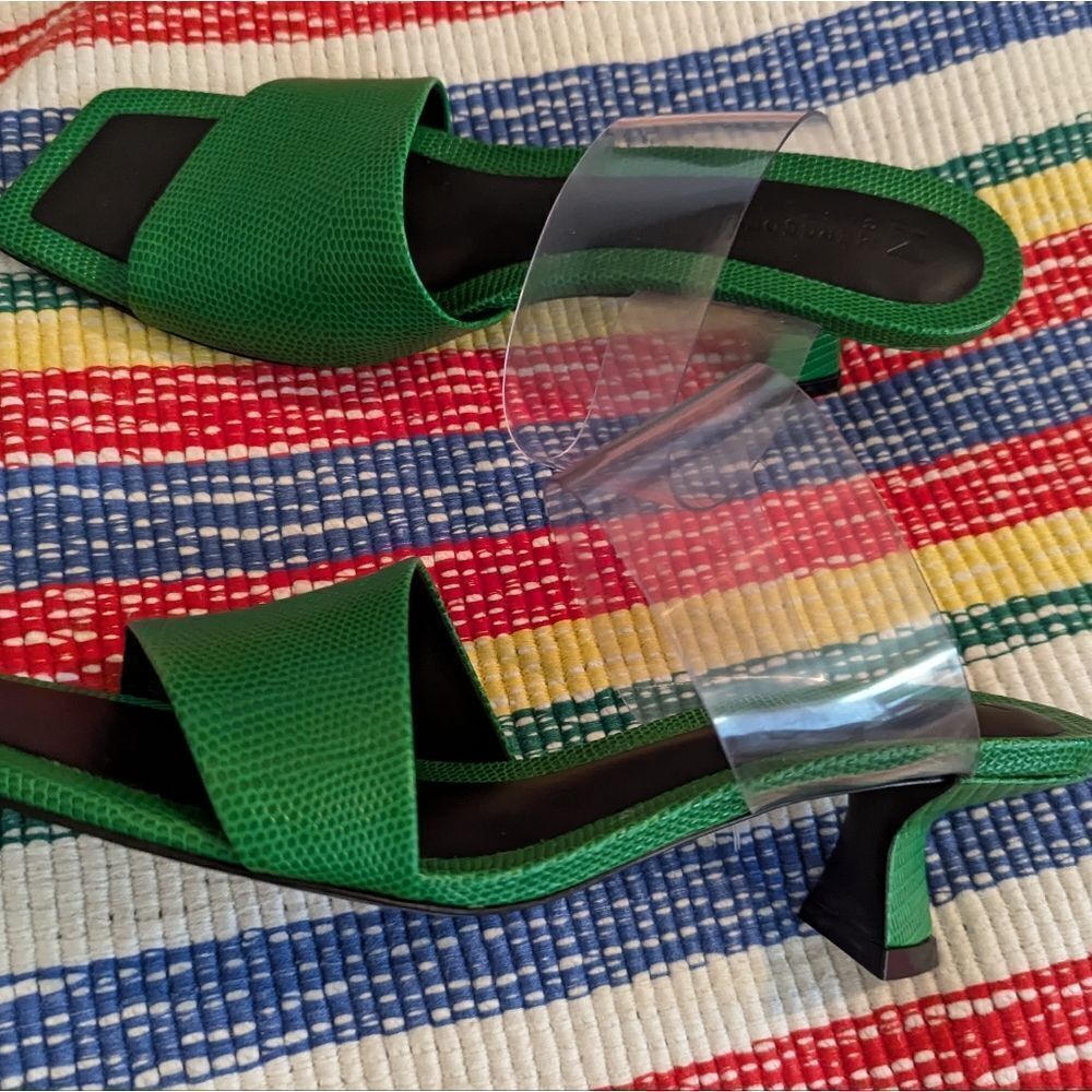 Viola  green‎ leather sandals from Mercedes Castillo